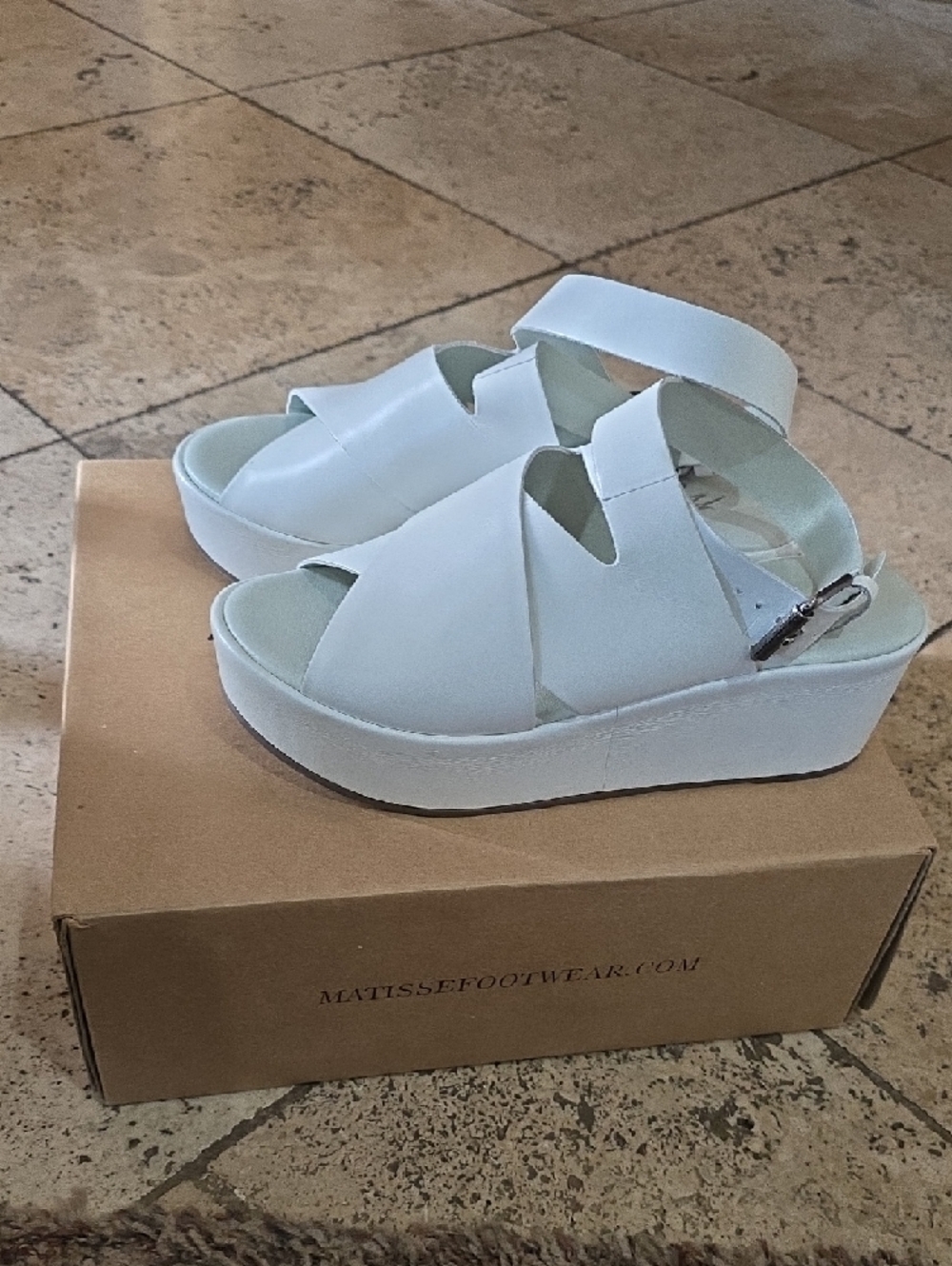 Matisse White Platform RUNAWAY Slingback Sandal - Picture 5 of 6